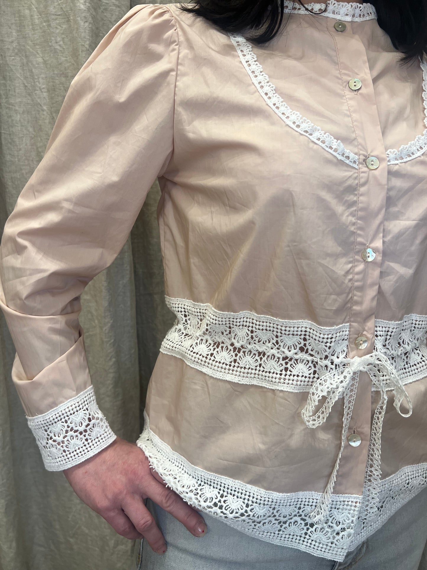VICOLO Camicia profilata in crochet