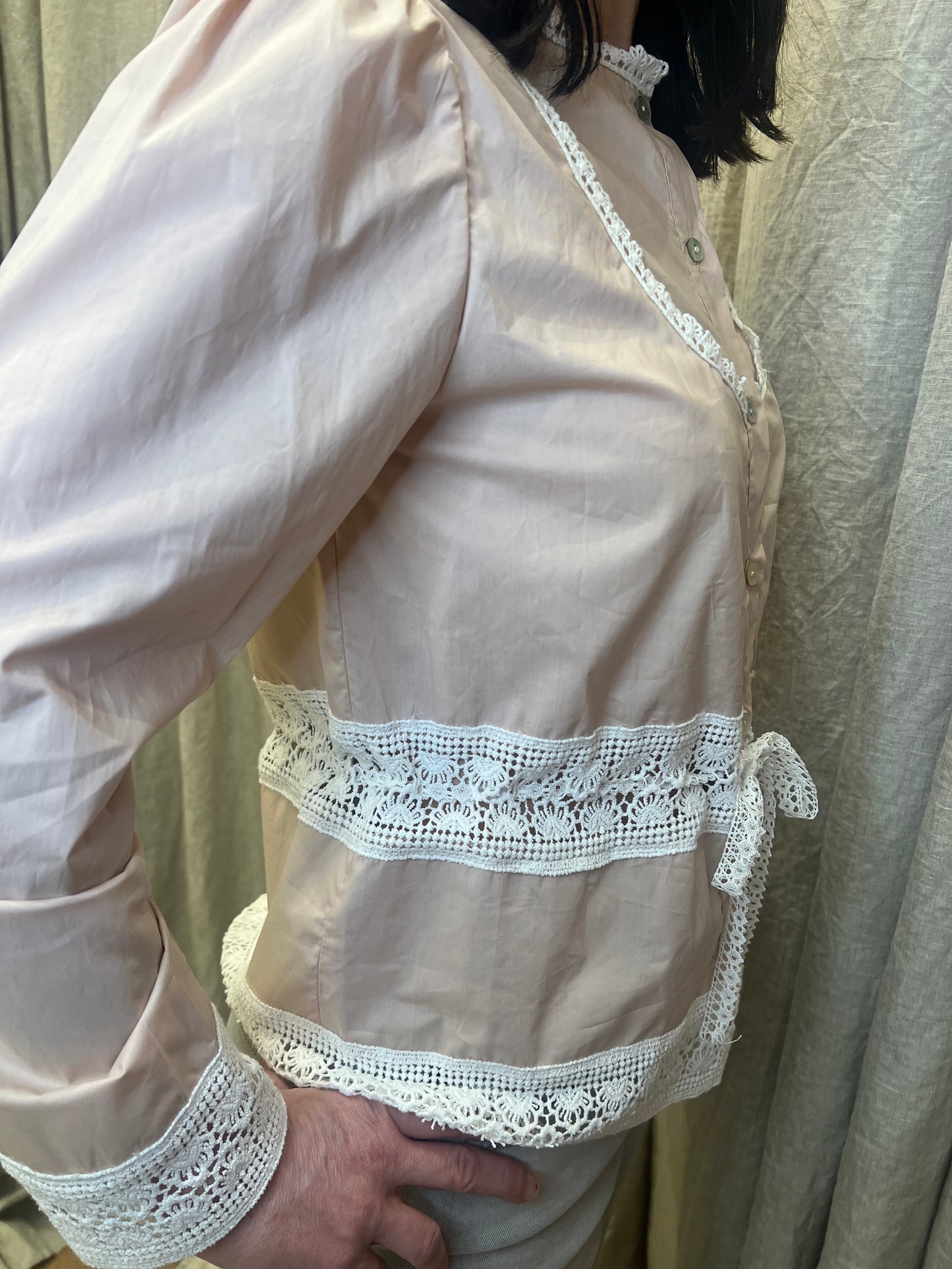 VICOLO Camicia profilata in crochet