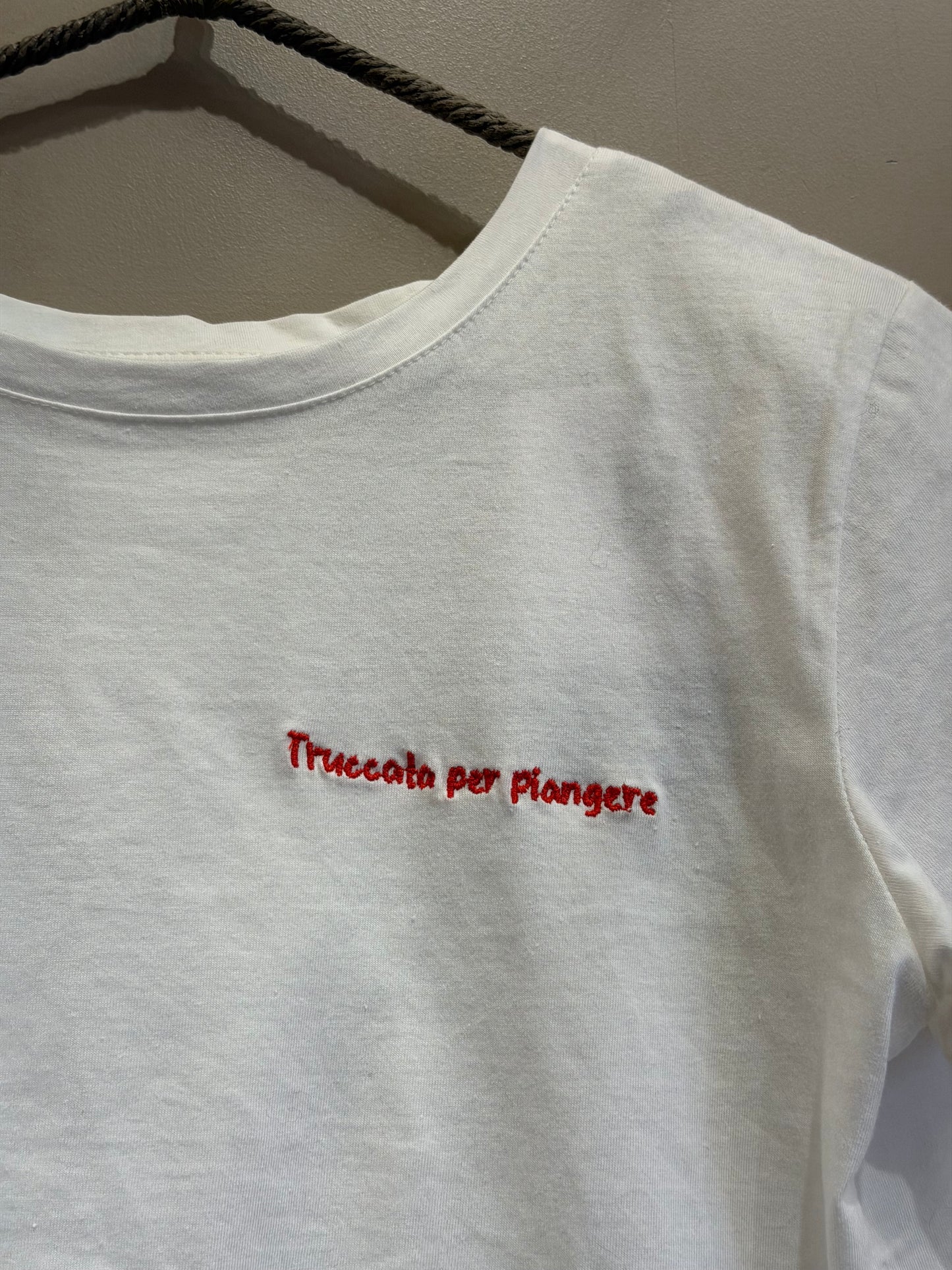T-Shirt "Parlante" in Cotone Organico – Dillo con un Ricamo
