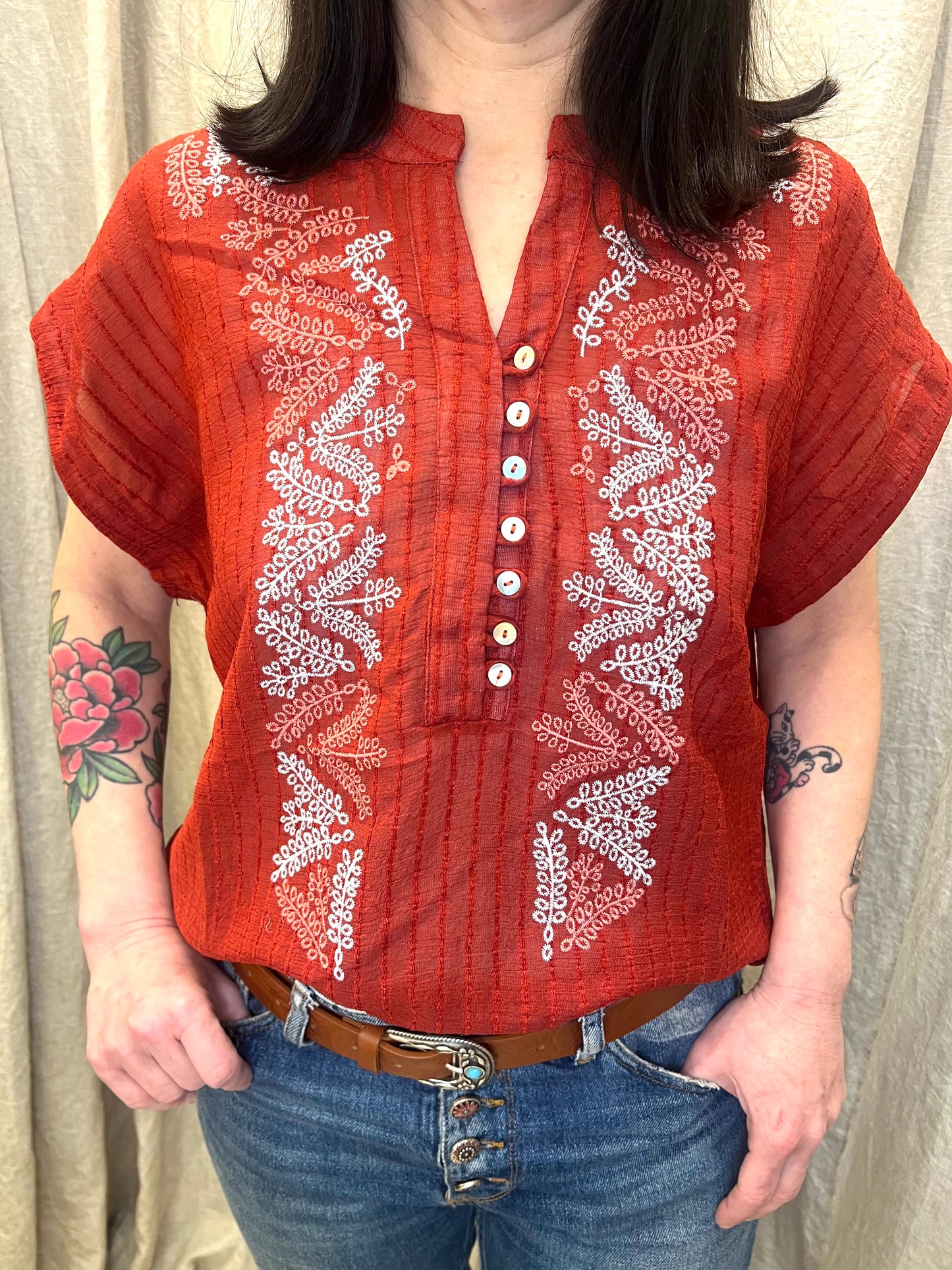 MEISIE Camicia rosso india con ricamo