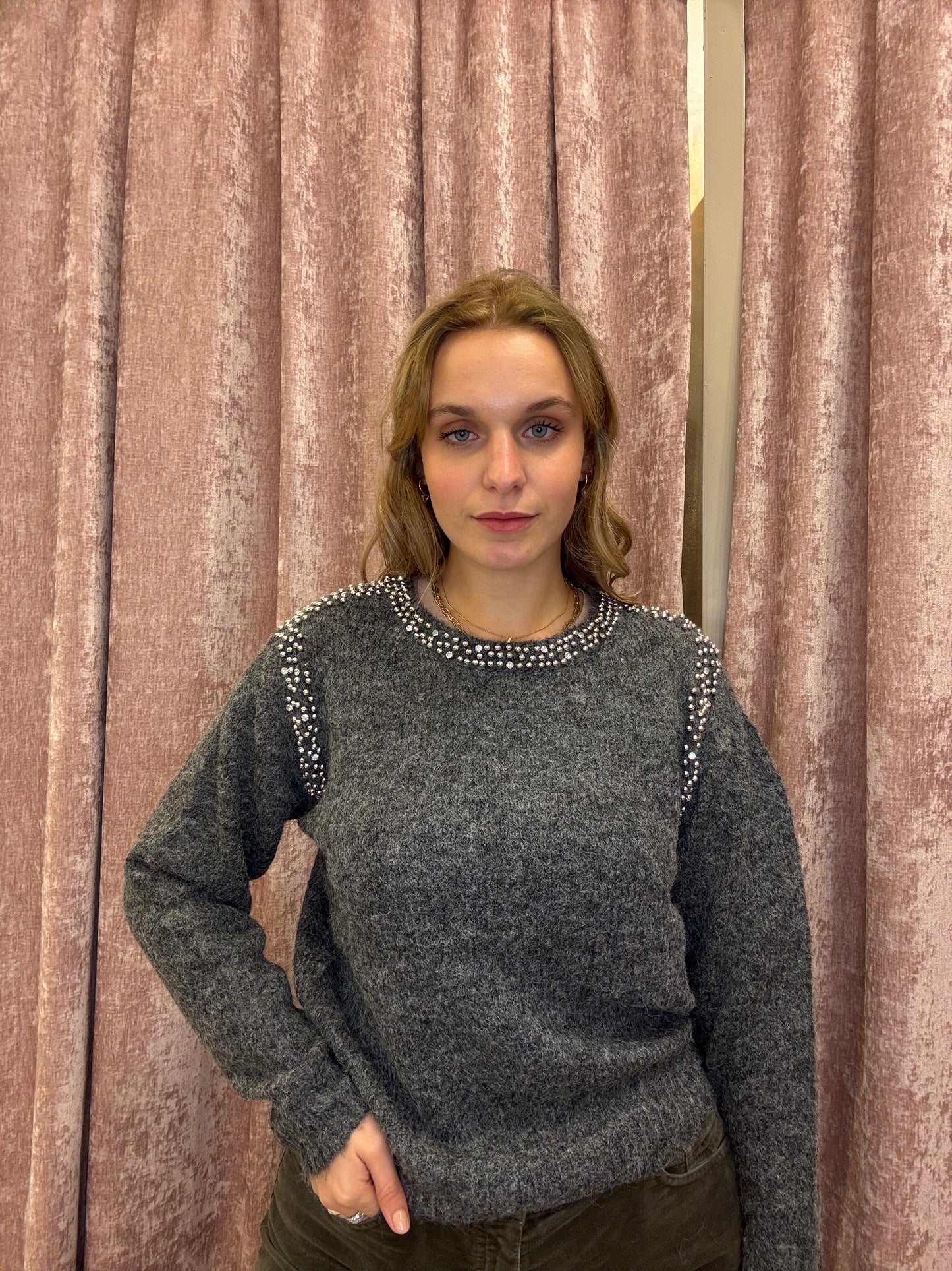 Maglione con dettagli gioiello