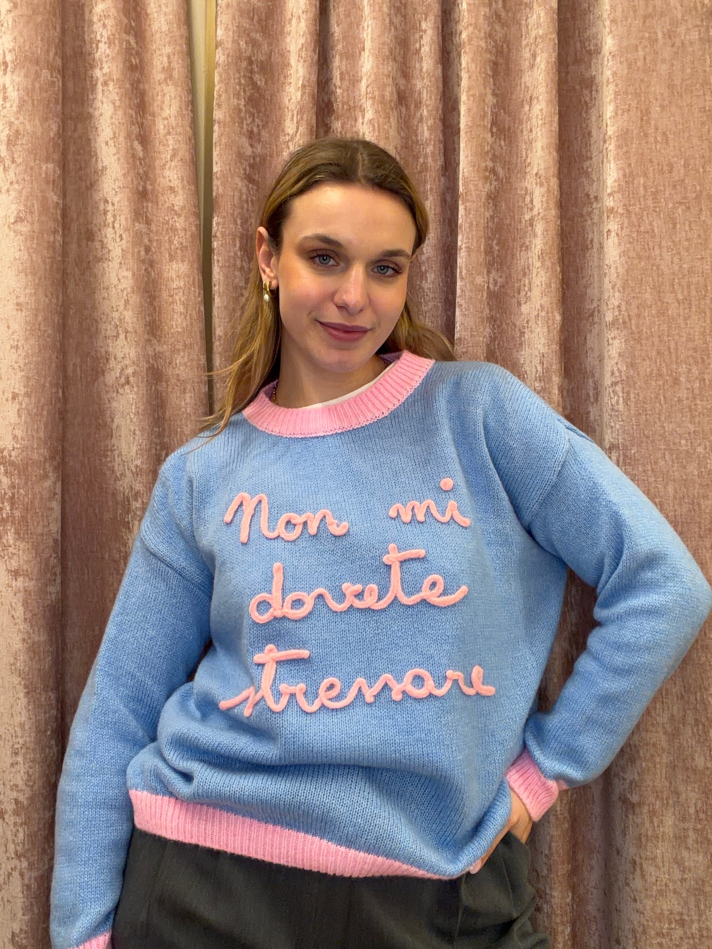 Maglione con ricamo