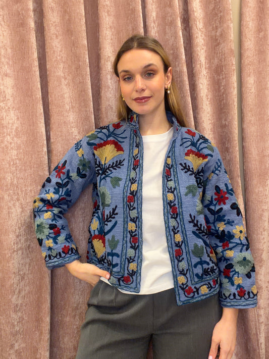 Giacca Artigianale in Cotone con Ricami Floreali