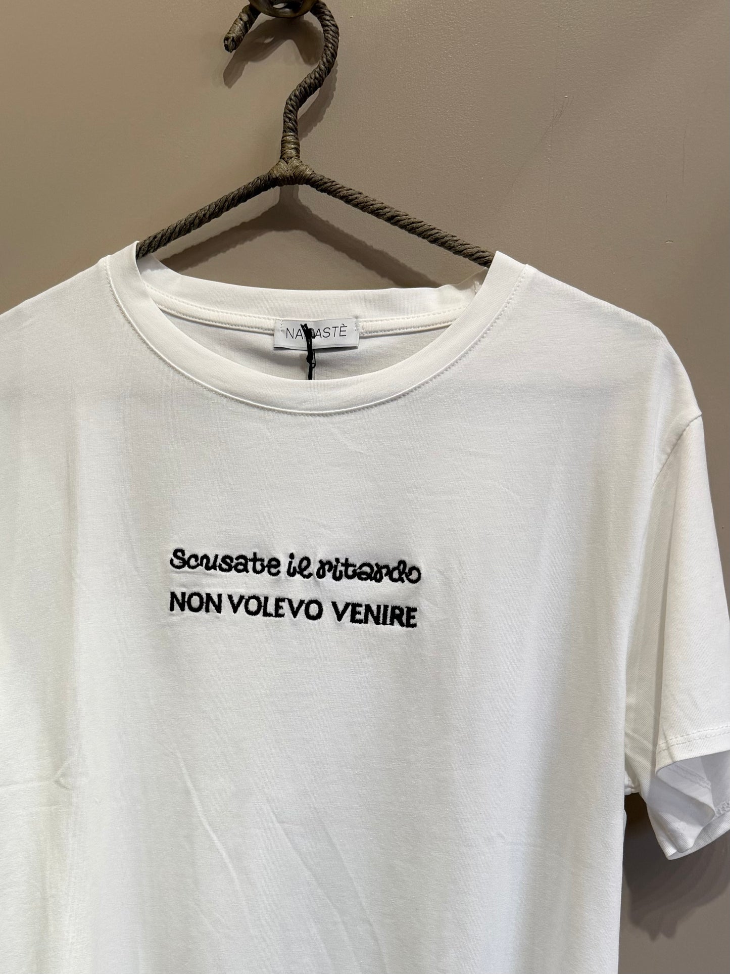 T-Shirt "Parlante" in Cotone Organico – Dillo con un Ricamo