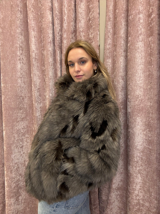 Eco pelliccia maculata grigio e beige