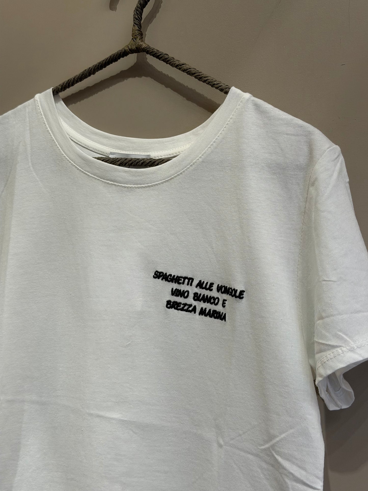 T-Shirt "Parlante" in Cotone Organico – Dillo con un Ricamo