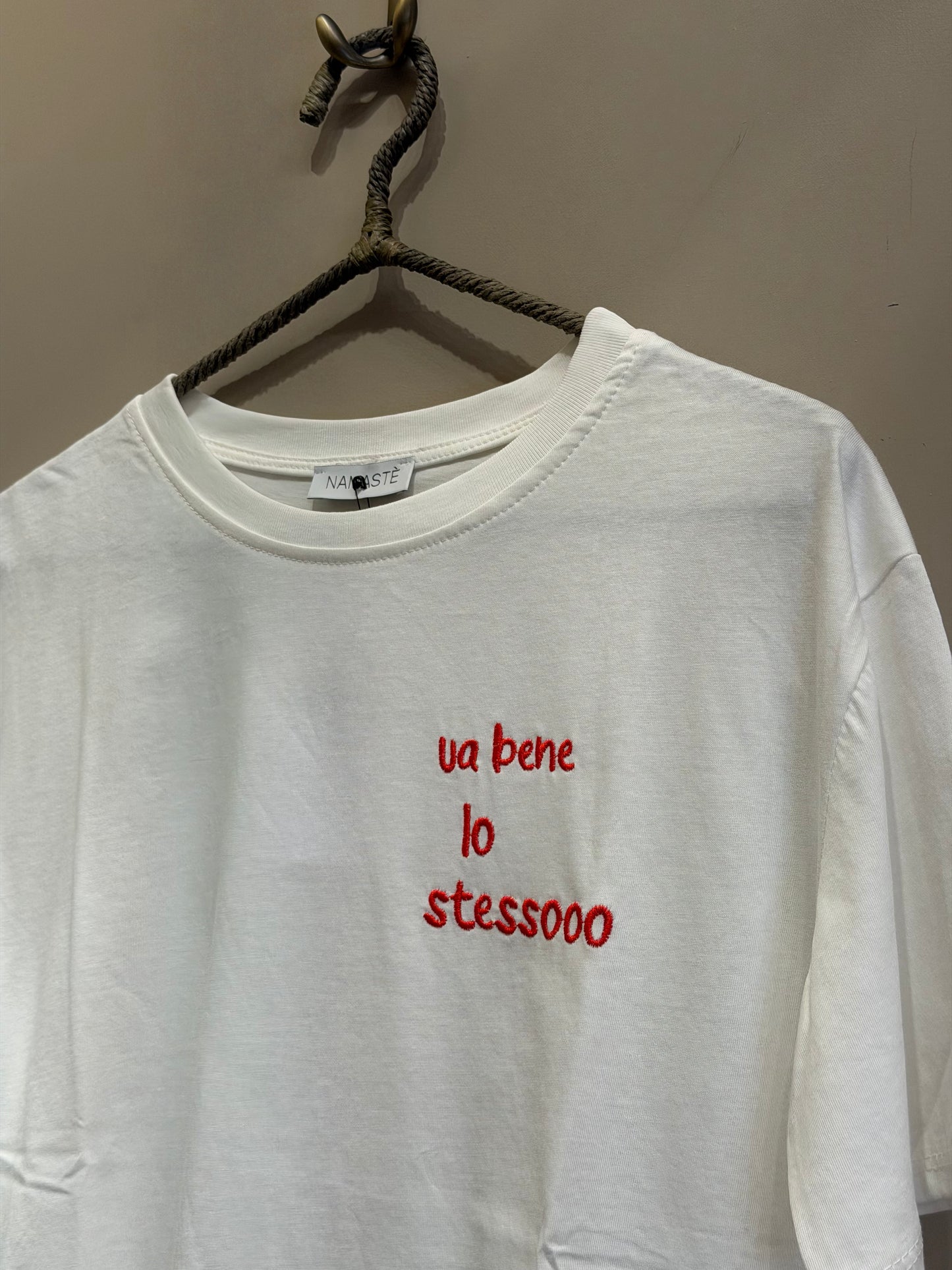 T-Shirt "Parlante" in Cotone Organico – Dillo con un Ricamo