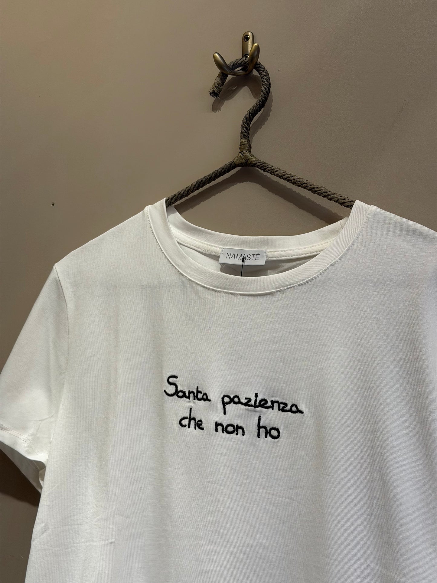 T-Shirt "Parlante" in Cotone Organico – Dillo con un Ricamo