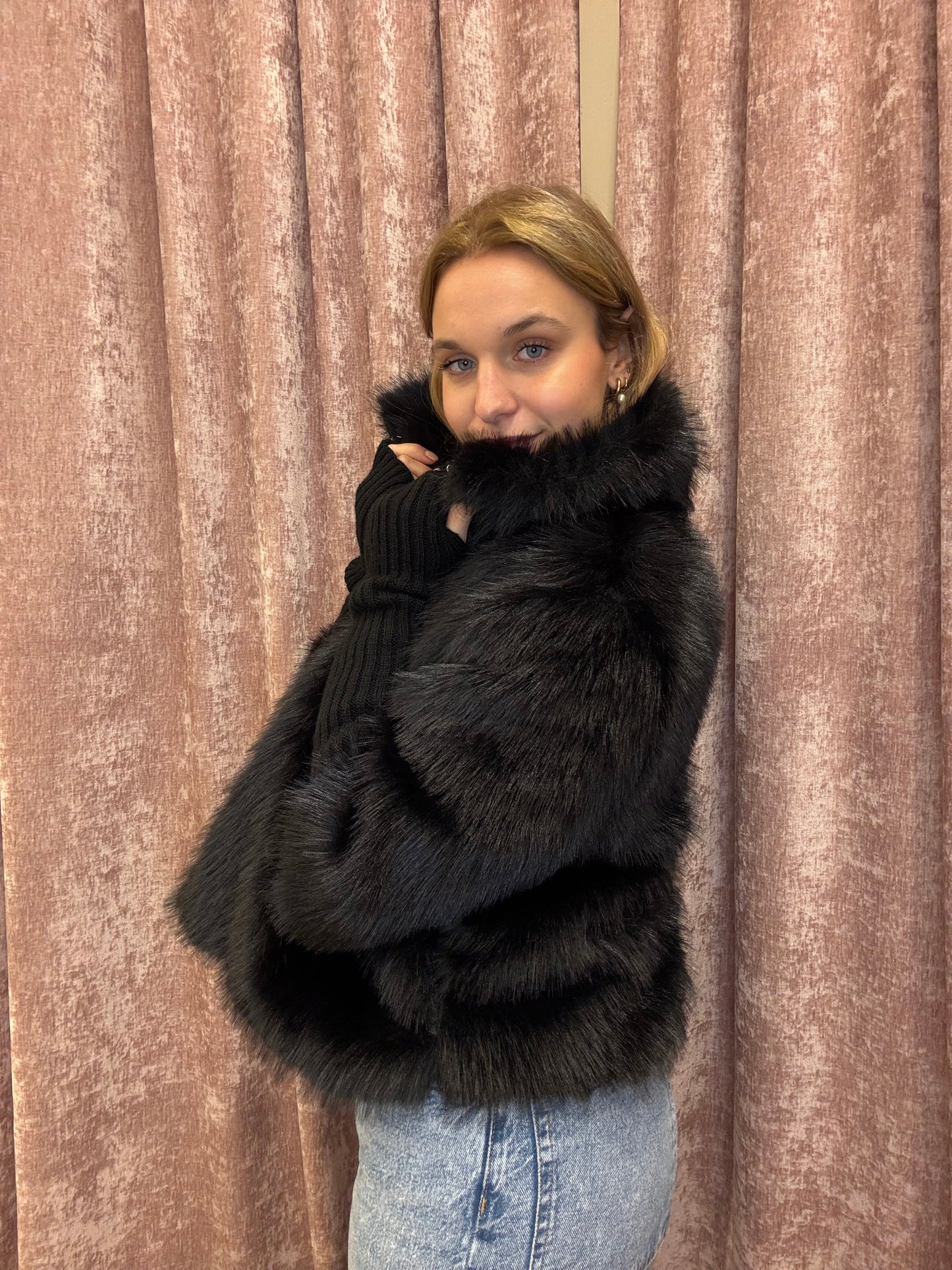 Eco pelliccia con manica a tre quarti