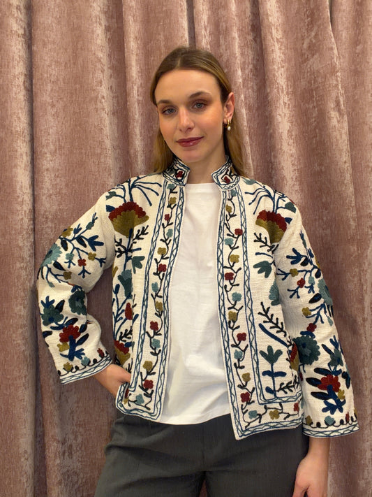 Giacca Artigianale in Cotone con Ricami Floreali