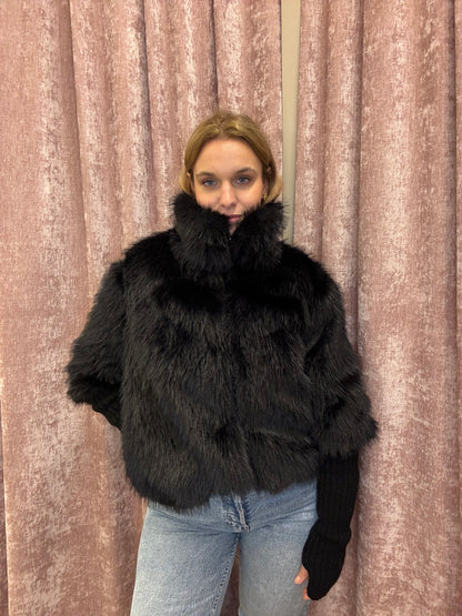 Eco pelliccia con manica a tre quarti