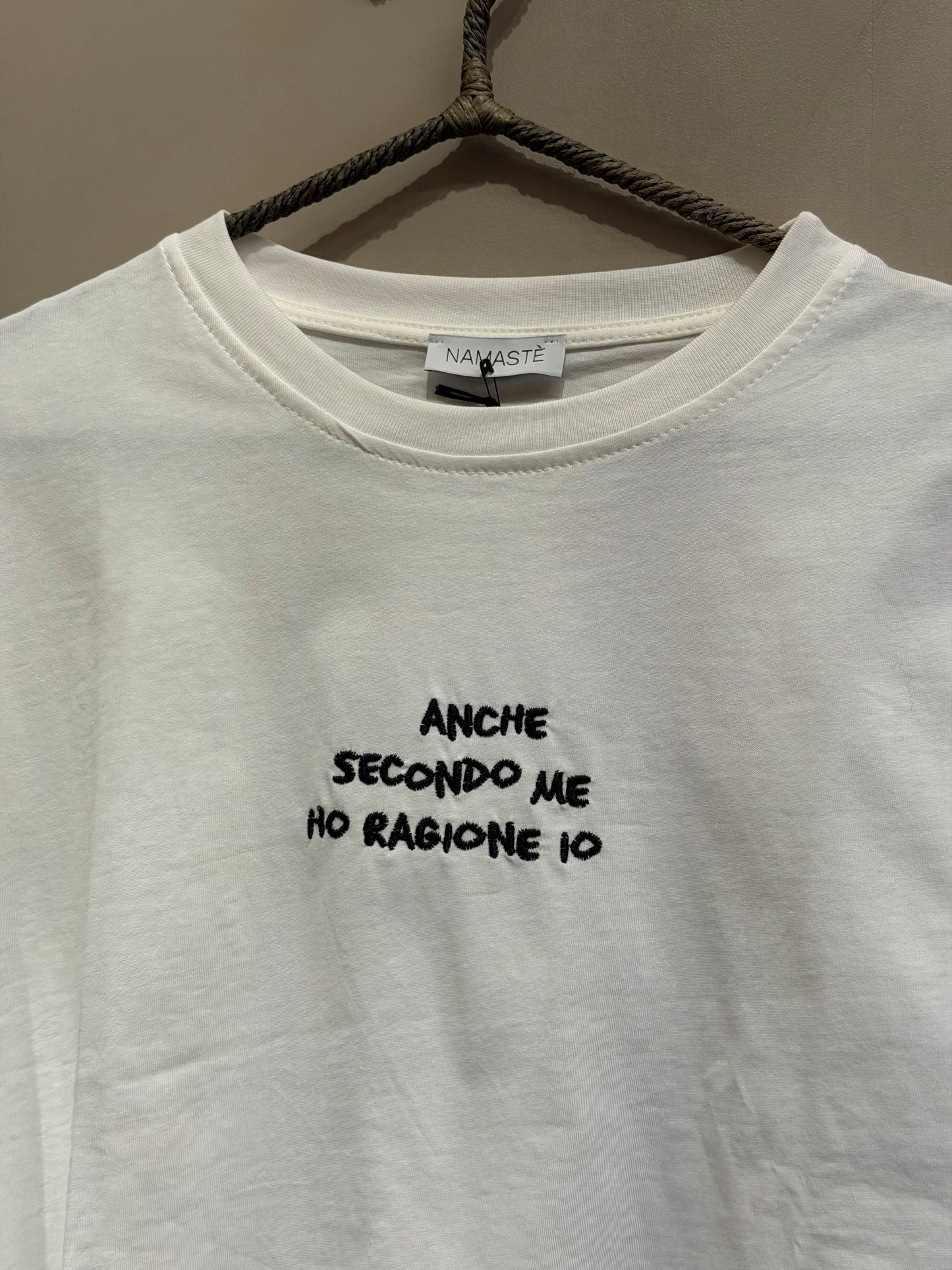 T-Shirt "Parlante" in Cotone Organico – Dillo con un Ricamo