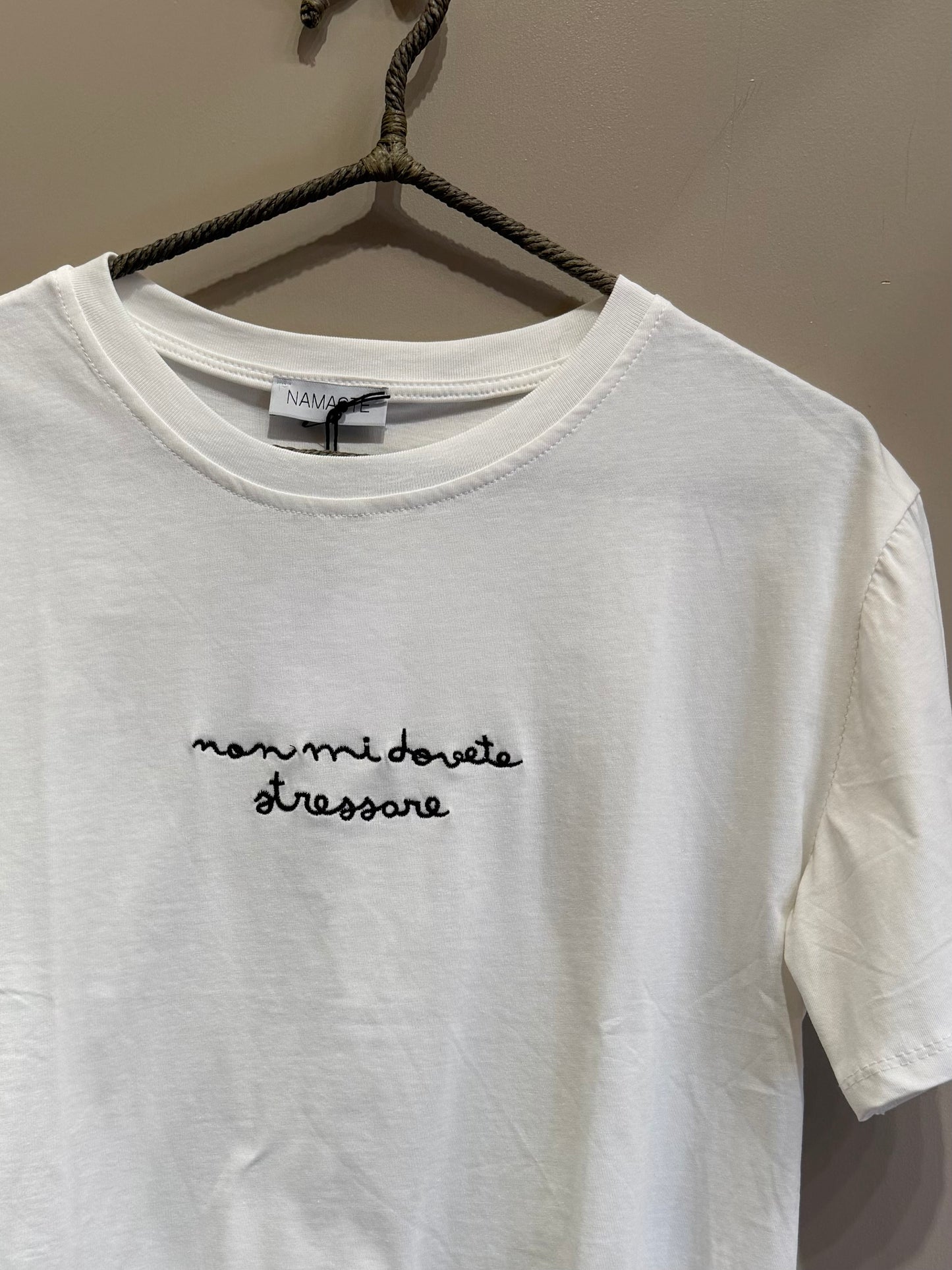 T-Shirt "Parlante" in Cotone Organico – Dillo con un Ricamo