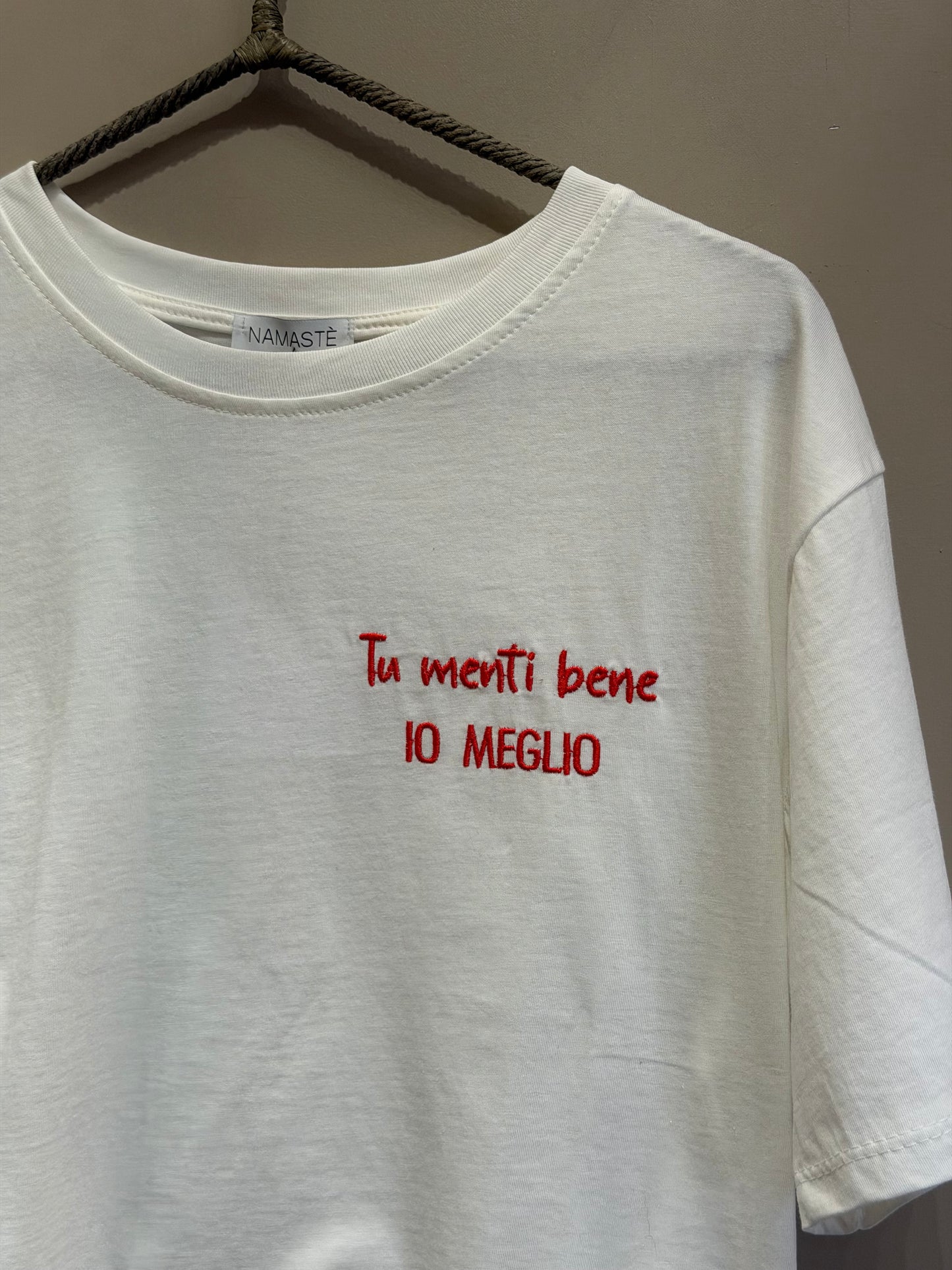 T-Shirt "Parlante" in Cotone Organico – Dillo con un Ricamo