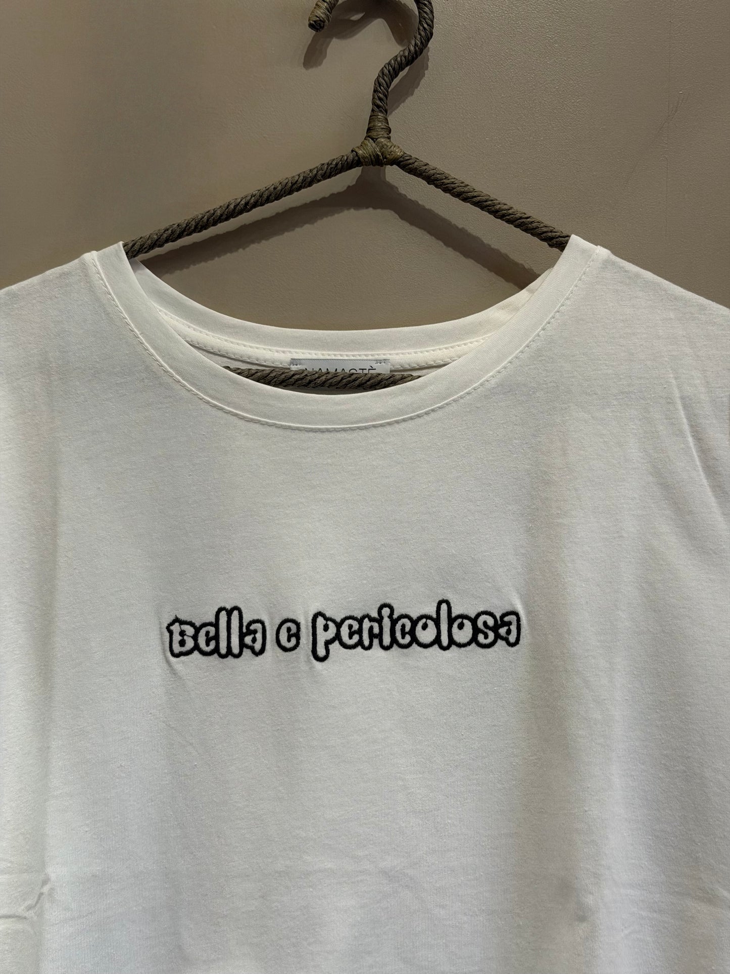 T-Shirt "Parlante" in Cotone Organico – Dillo con un Ricamo