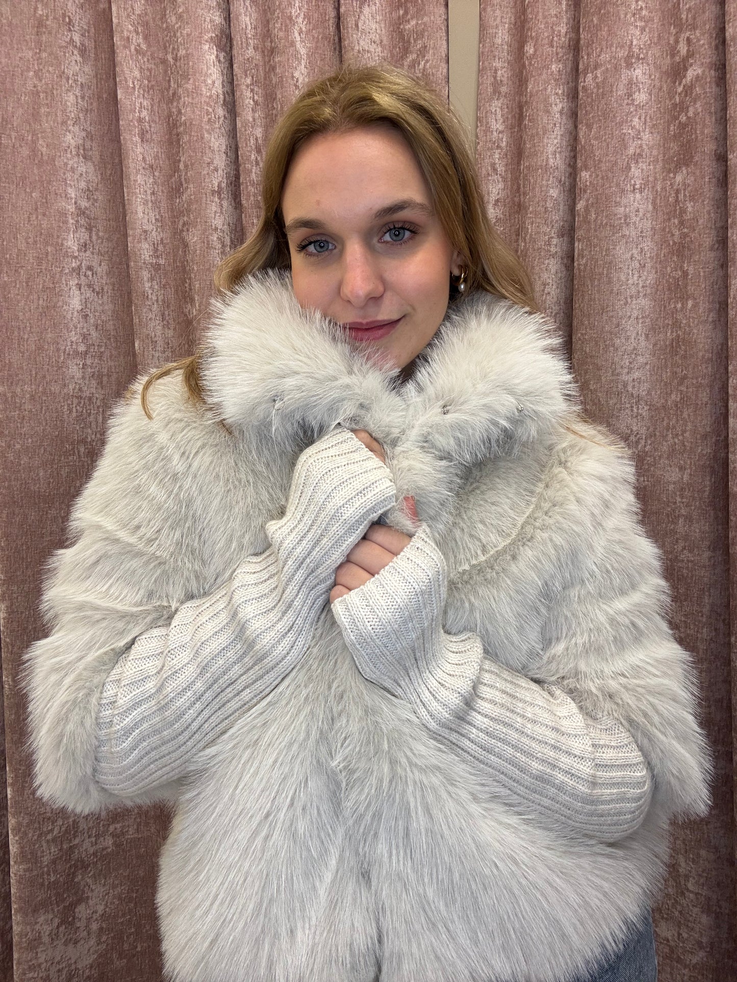 Eco pelliccia con manica a tre quarti