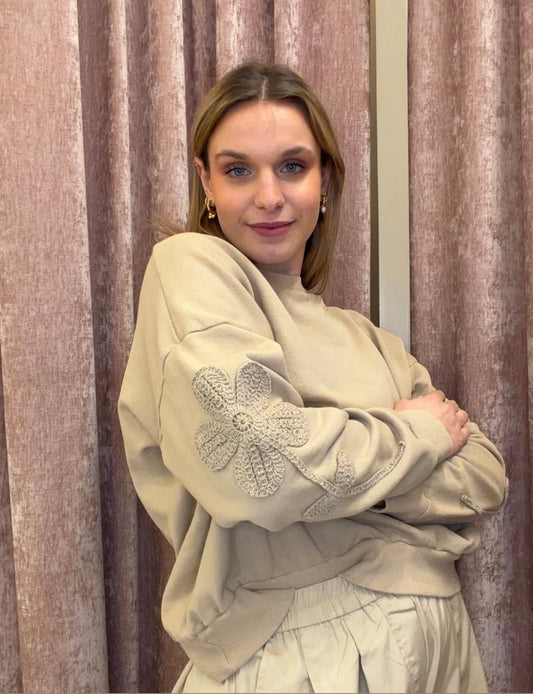 Felpa "Natural Bloom" con Macramè Applicato