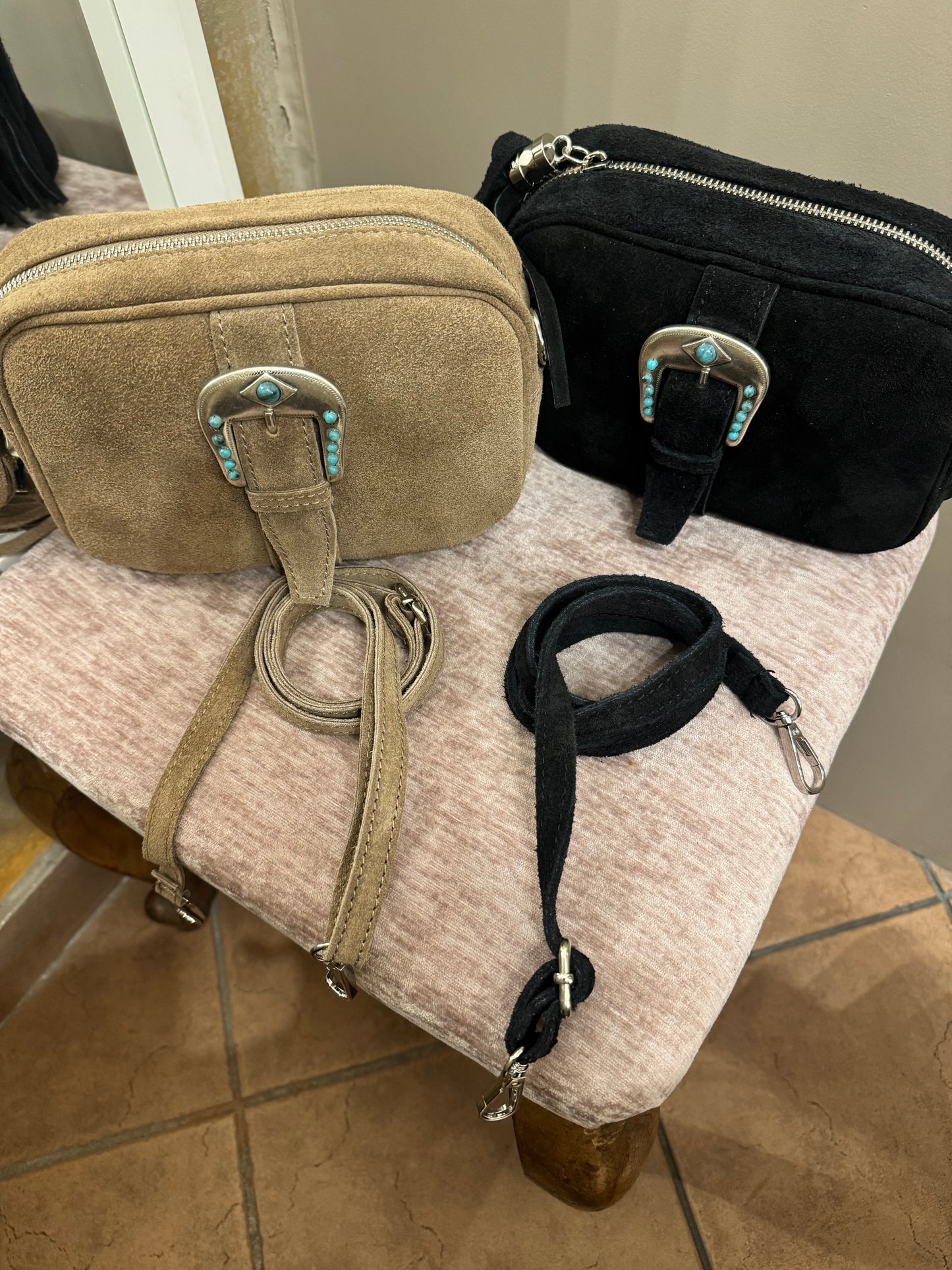 Borsa in Camoscio con Fibbia Decorata