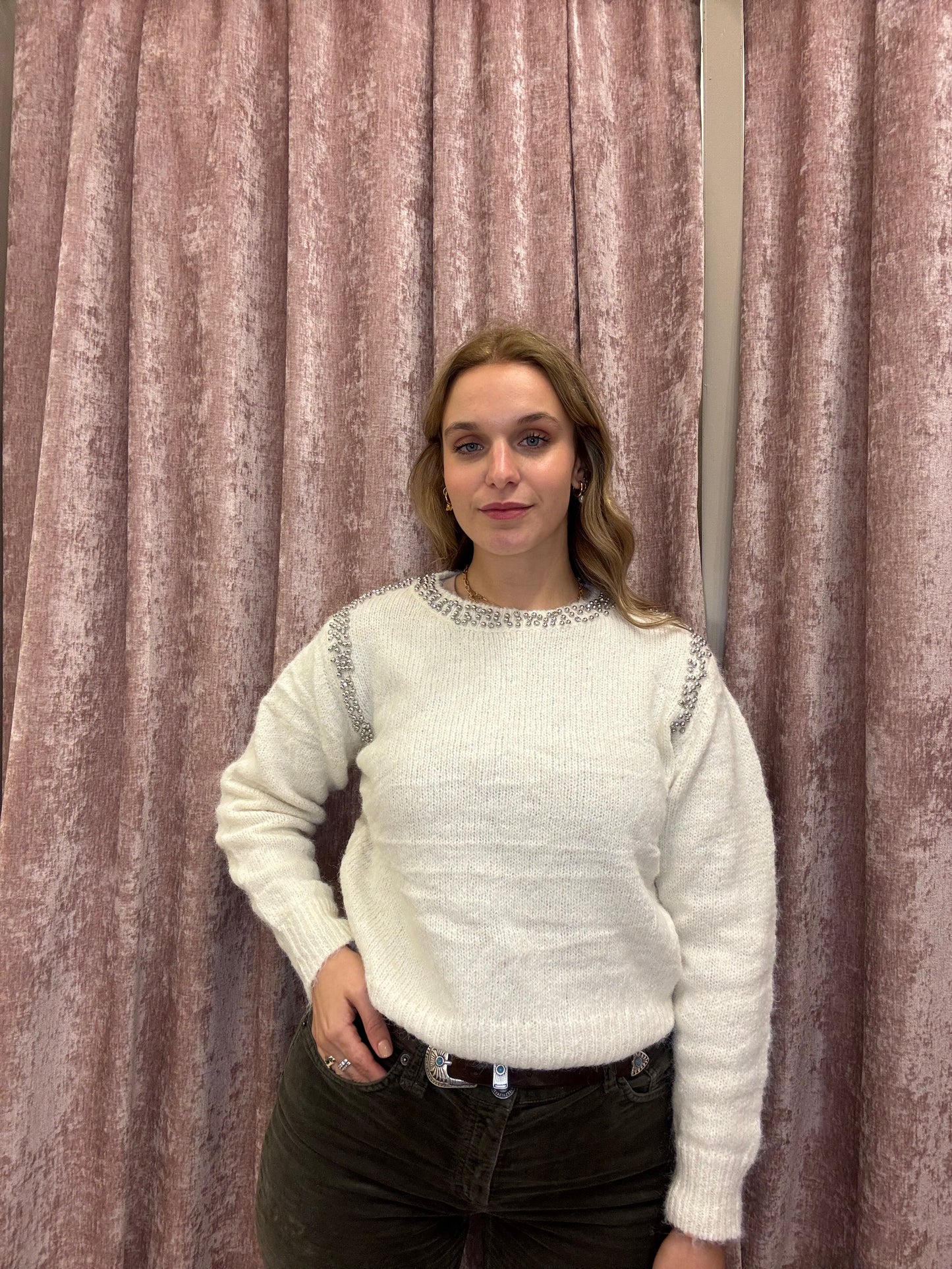 Maglione con dettagli gioiello