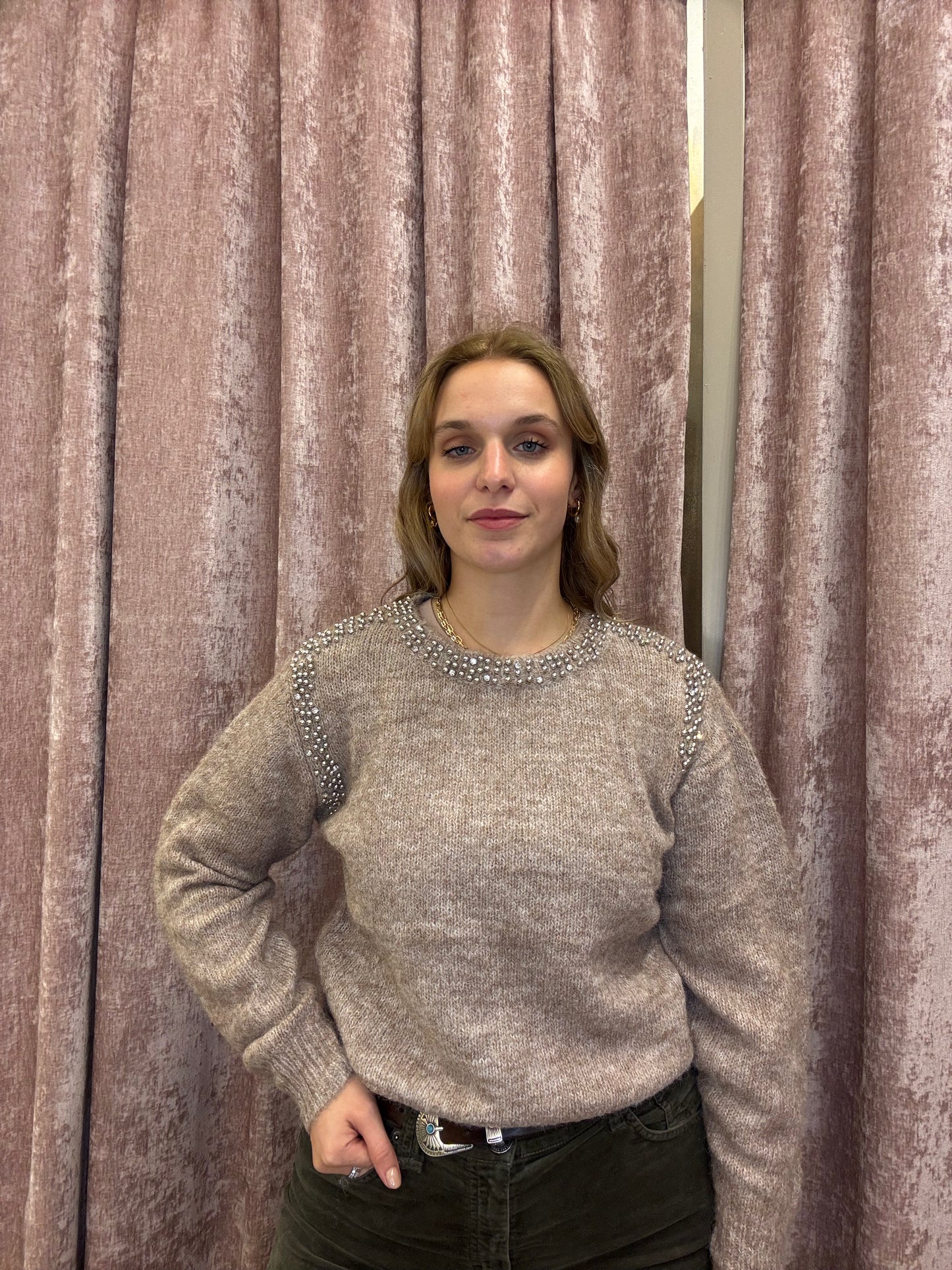 Maglione con dettagli gioiello