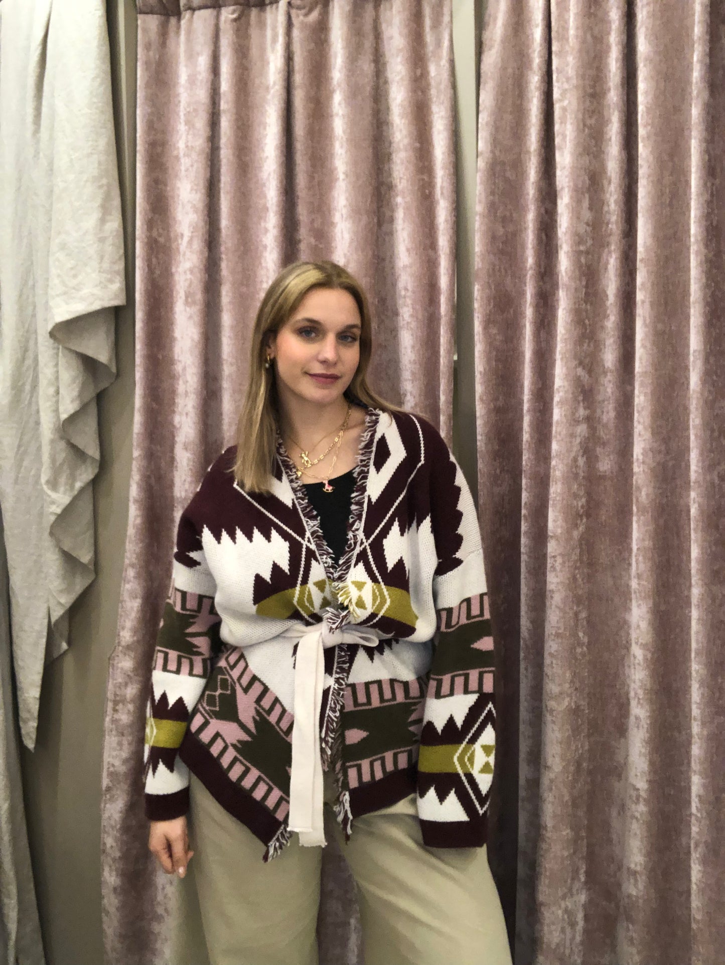 Cardigan jacquard con cintura panna