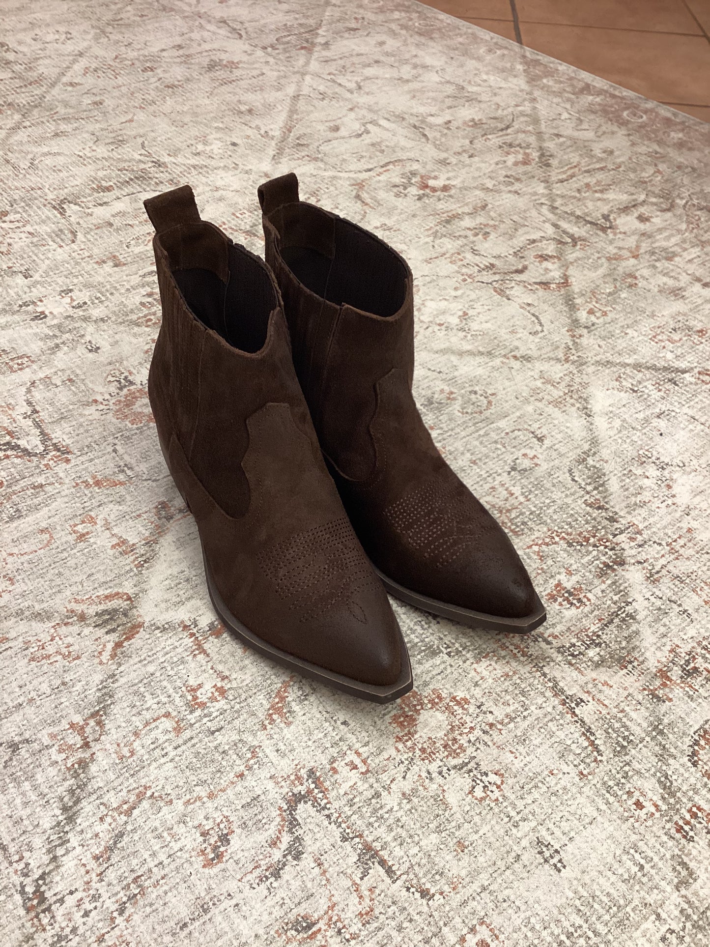 Stivaletti Texani in Camoscio – Marrone Cioccolato