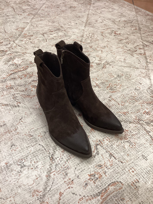 Stivaletti alla Caviglia in Camoscio – Cioccolato