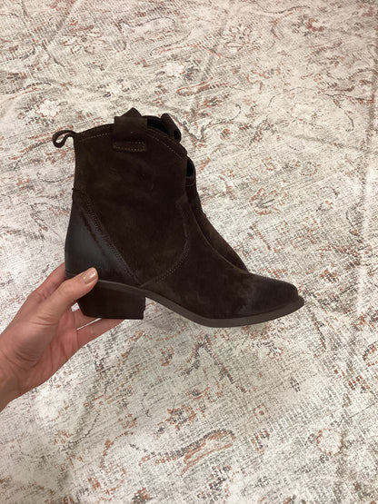 Stivaletti alla Caviglia in Camoscio – Cioccolato